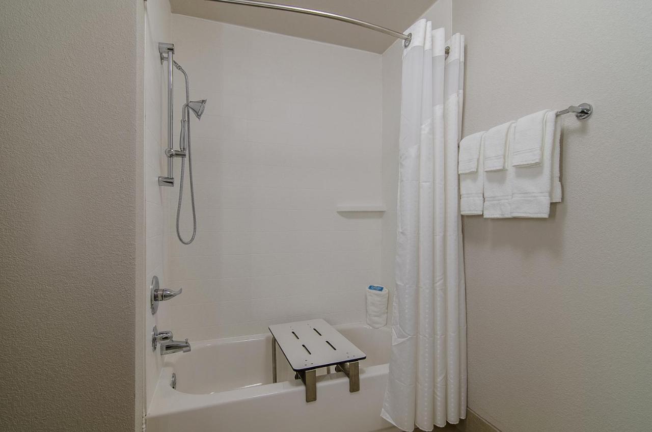 Holiday Inn Express & Suites - Atchison By Ihg Ngoại thất bức ảnh